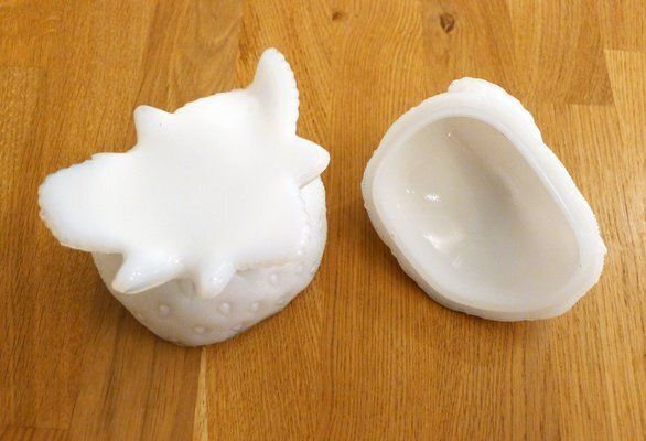 Early 20th Century Strawberry & Snail Sugar Pot In Opaline Glass From Portieux, 1890s photo for sale
