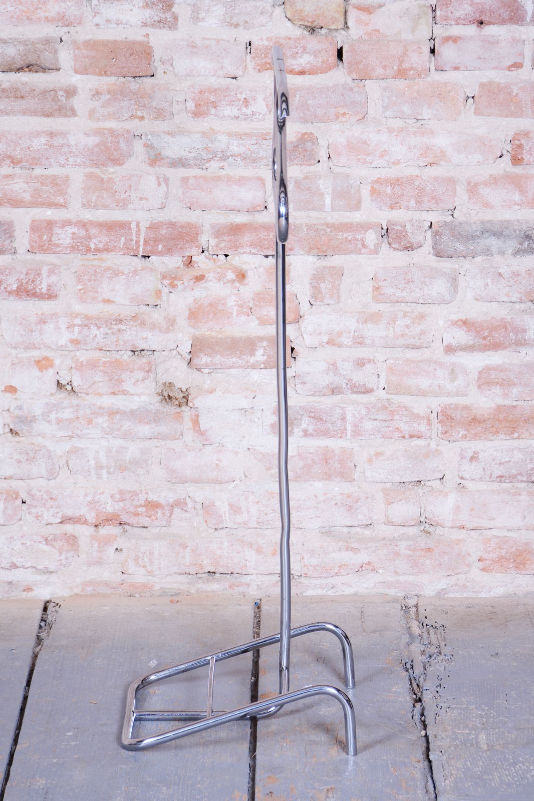 Original Bauhaus Clothes Valet, By Robert Slezák, Chrome, Czech, 1930s photo vinterior