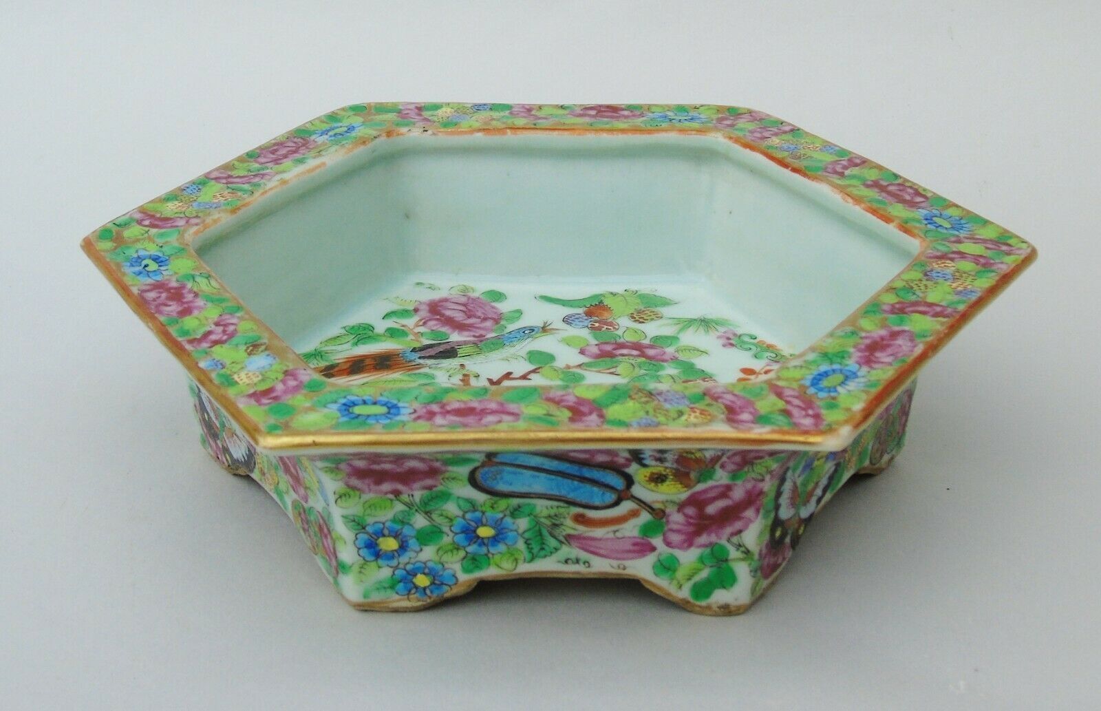 19th Century Daoguang Cantonese Porcelain Bowl Famille Rose photo furniture