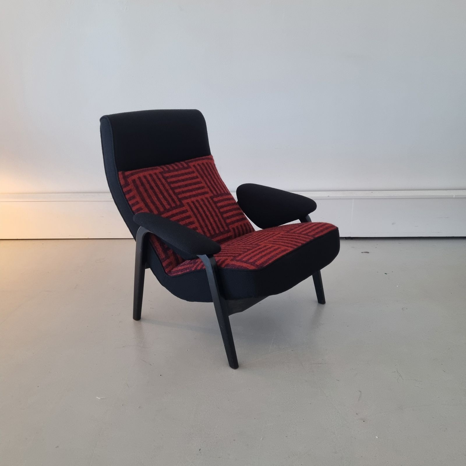 Fauteuil Vintage “N 137” By Theo Ruth For Artifort, 1950s Restored photo vinterior