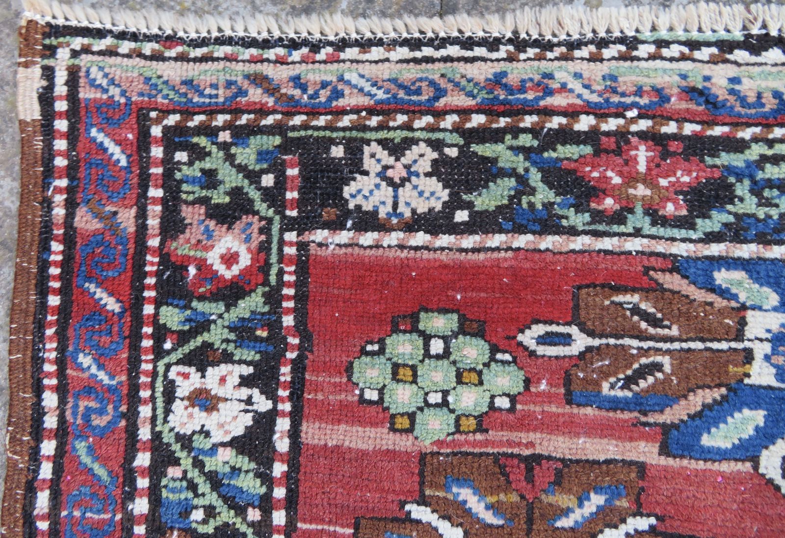 Antique Caucasian Karabagh Village Rug. Signed Name By Weaver.  194cm X 117cm. photo vinterior