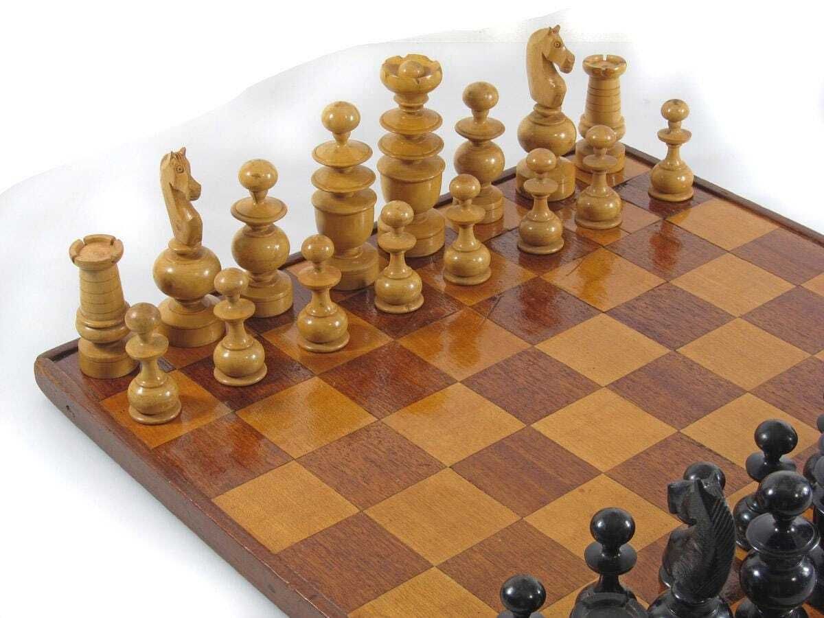 Antique Wooden Chess Set & Board   Austrian Coffee House, Kaffeehaus, Haflinger Knights, Vintage, Josef Hoffmann, Wagner, Adolf Loos, Large photo Home Decor