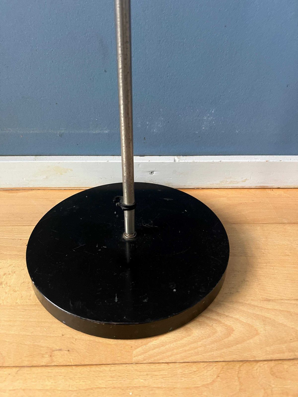photo furniture Vintage Mid Century Vloerlamp Met Zwarte Eyeball Kappen