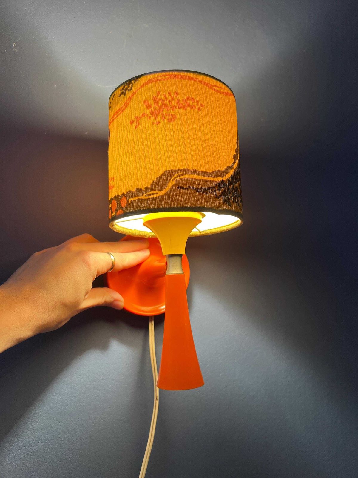 Oranje Mid Century Space Age Textielen Wandlamp photo for sale