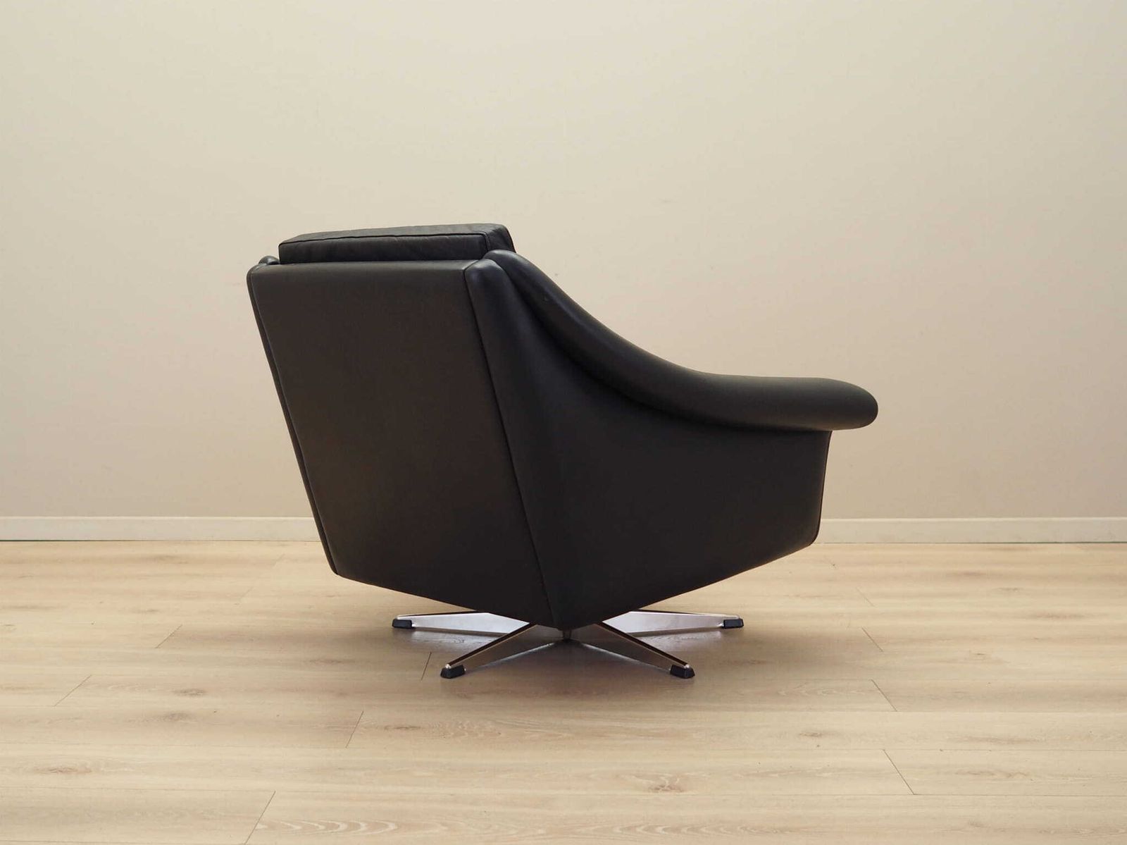 Swivel Armchair, Danish Design, 1960s, Manufacturer: Eran Møbler, Designer: Aage Christiansen photo vintage