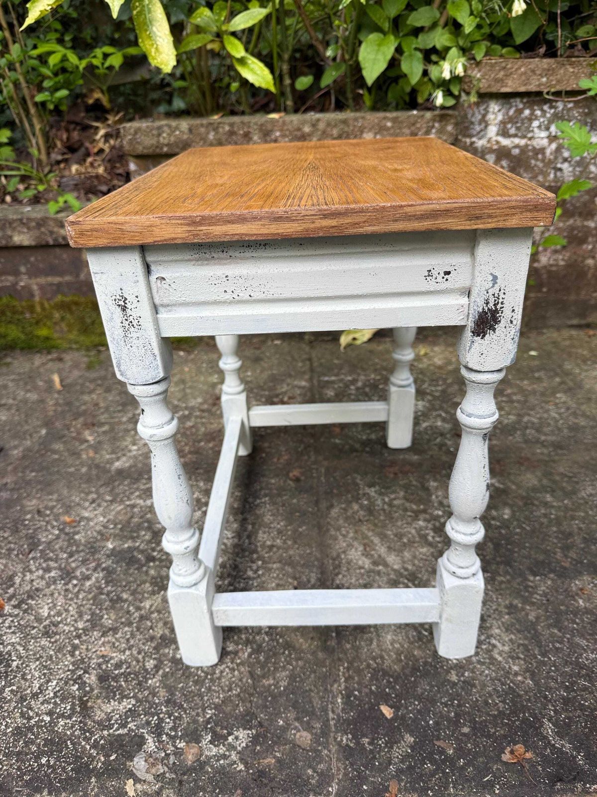 Vintage Oak Small Occasional Table, Vintage Oak Table, Lamp Table, Plant Stand   Quality Vintage Table (41 X 42.5 X 29) photo furniture