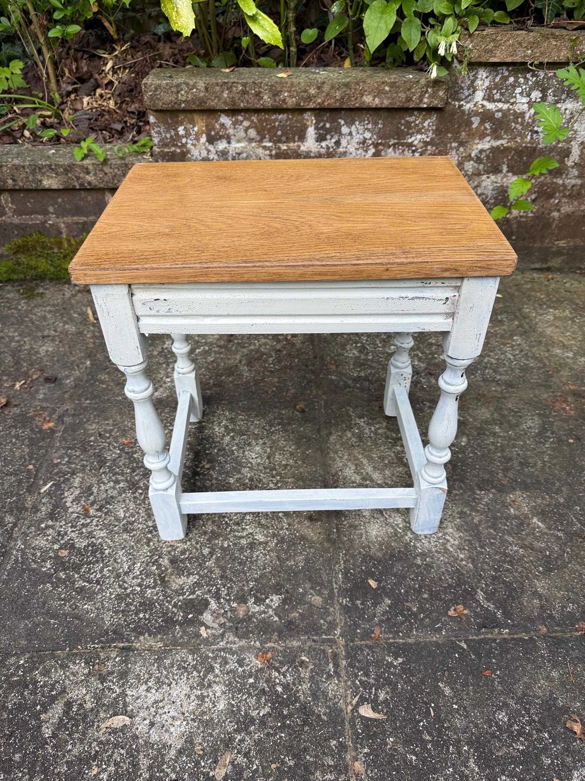 Vintage Oak Small Occasional Table, Vintage Oak Table, Lamp Table, Plant Stand   Quality Vintage Table (41 X 42.5 X 29) photo buy