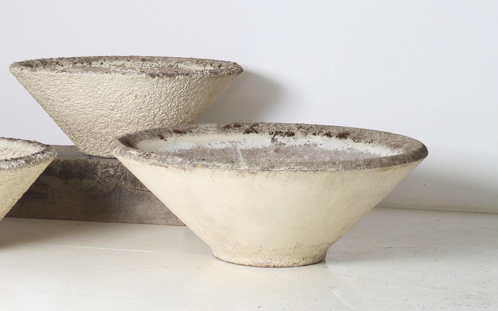 photo for sale A Large 1960s Mid Century Modernist Concrete Planter In The Manner Of Willy Guhl
