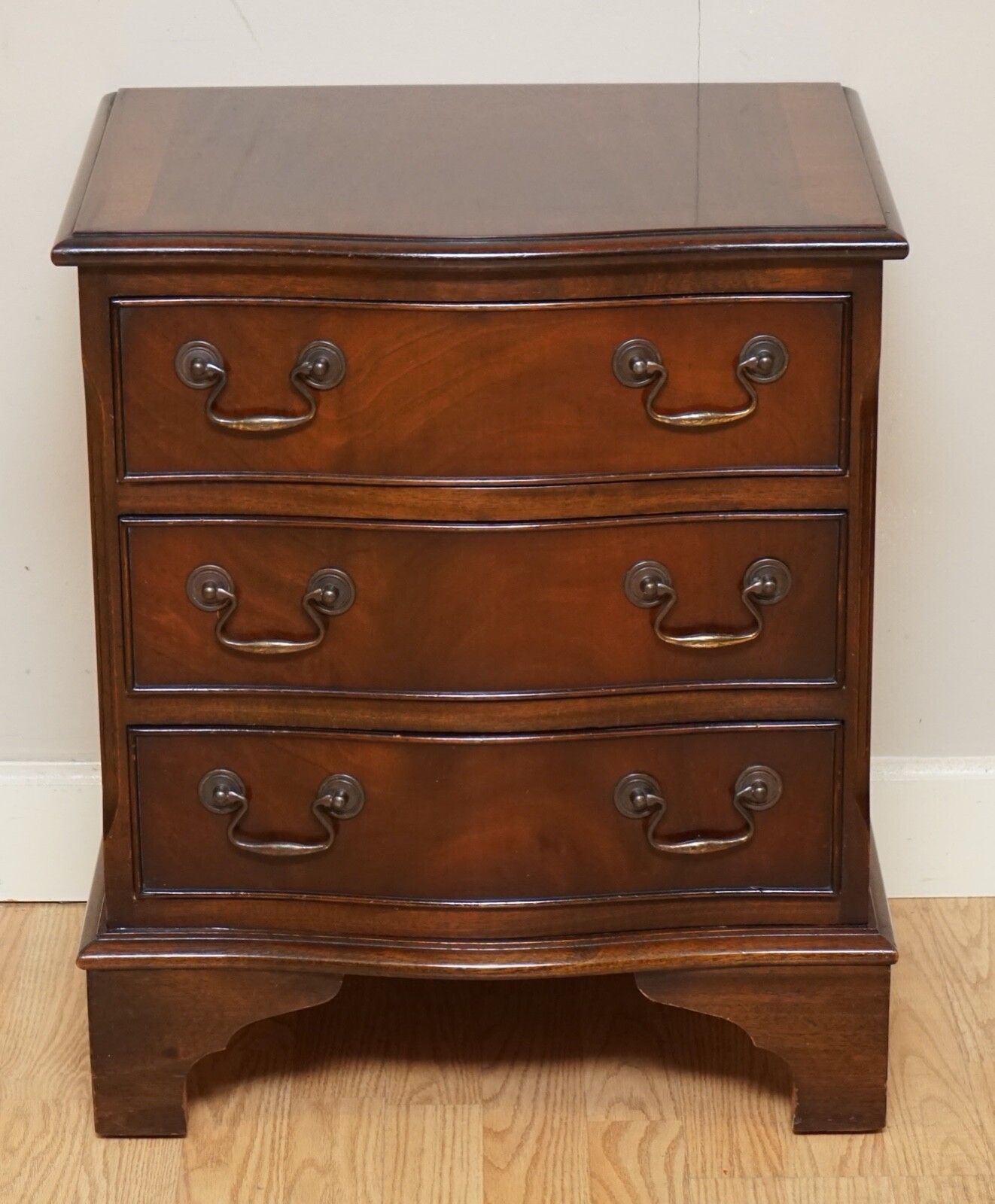 Georgian Style Mahogany Flame Mahogany Chest Of Drawers photo for sale