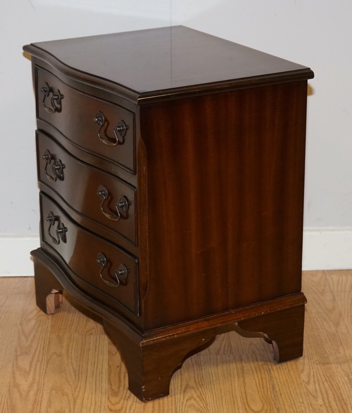 Georgian Style Mahogany Flame Mahogany Chest Of Drawers photo vintage