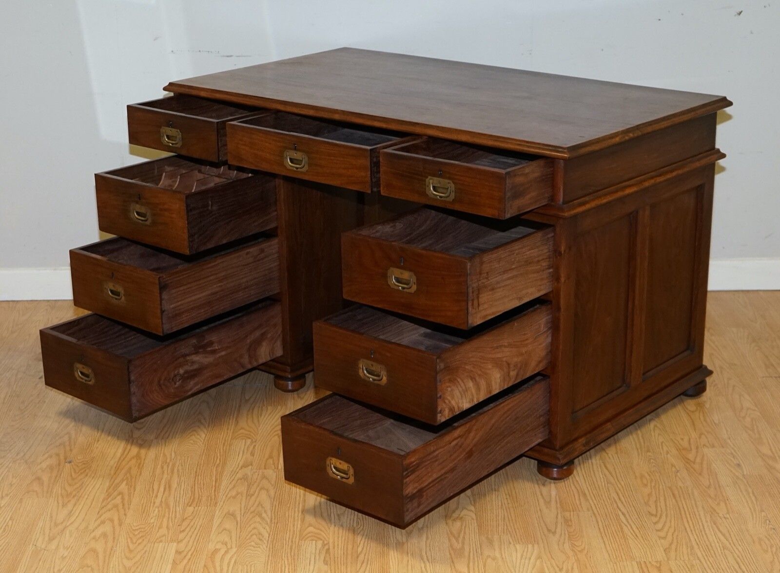 photo furniture Antique Rare Circa 1880 Victoria Regina Military Campaign Pedestal Desk