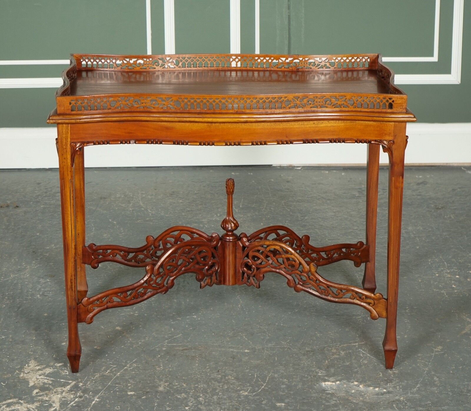 Very Fine Antique Mahogany George III Chippendale Style Console Sliver Table photo for sale
