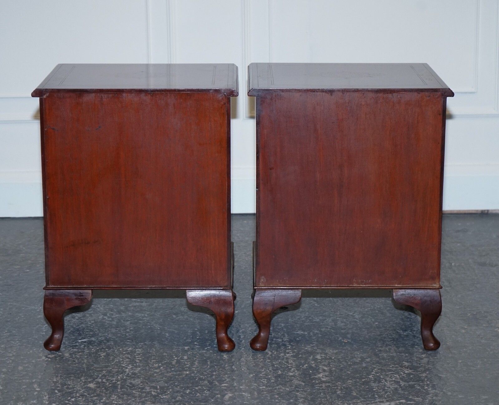 photo vintage Stunning Pair Of Brass Inliad Anglo Indian Bedside Tables Nightstands