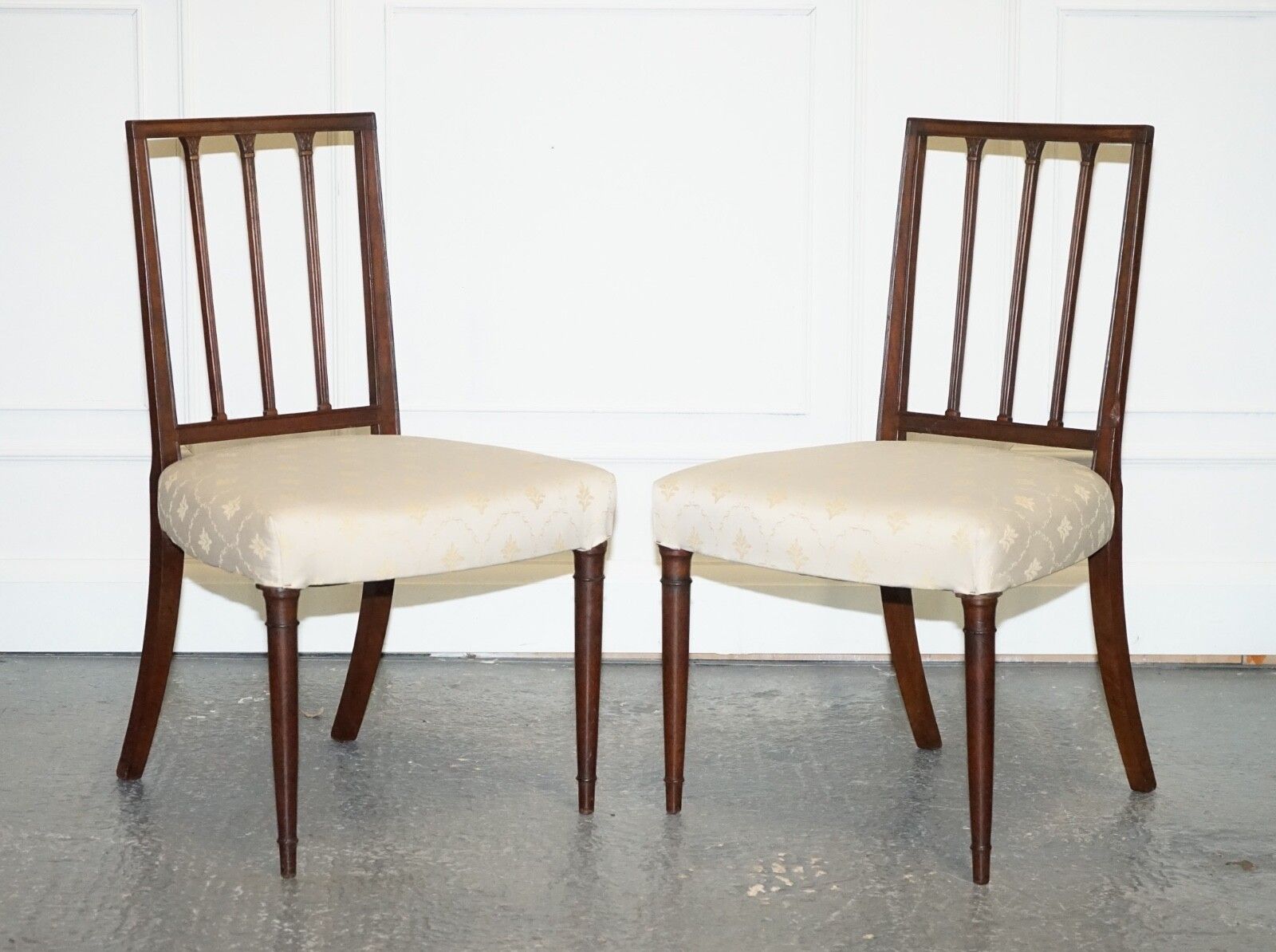 Victorian Pair Of Side Chairs With Cream Fabric Seats photo furniture