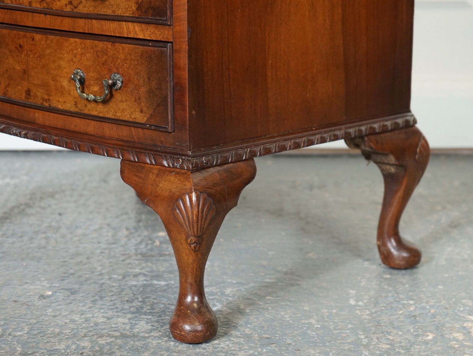 photo furniture Figured Victorian Walnut Bow Fronted Chest Of Drawers Raised On Queen Anne Legs