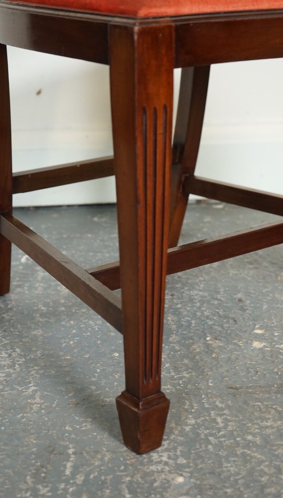 photo furniture Lovely Pair Of Victorian Hepplewhite Carver Hallway Side Chairs Feather Filled