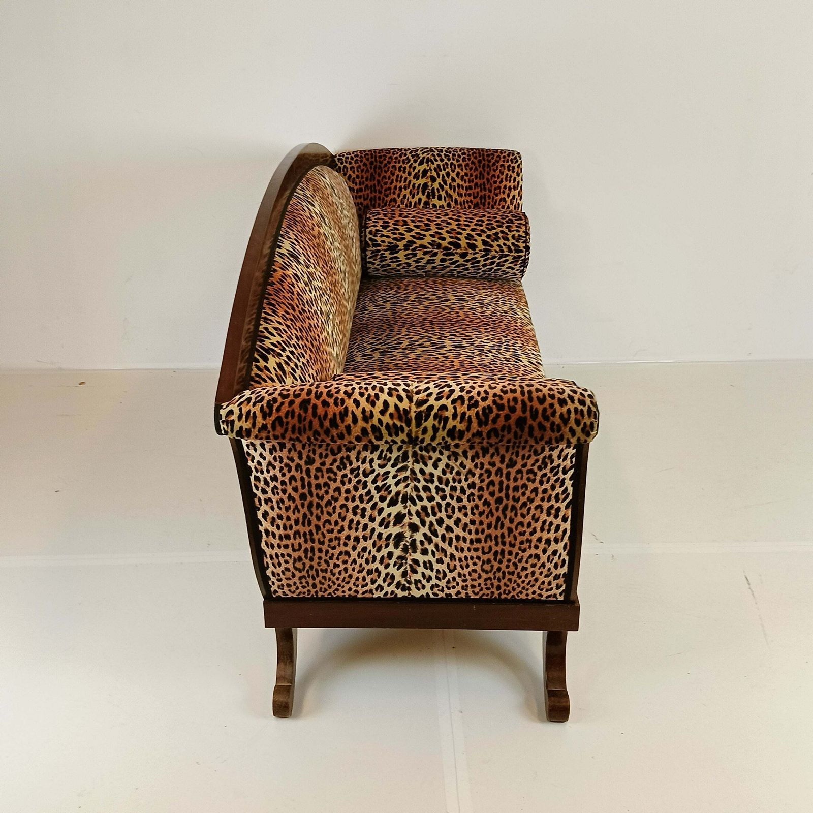 photo vinterior Biedermeyer Style Sofa In Leopard Trim