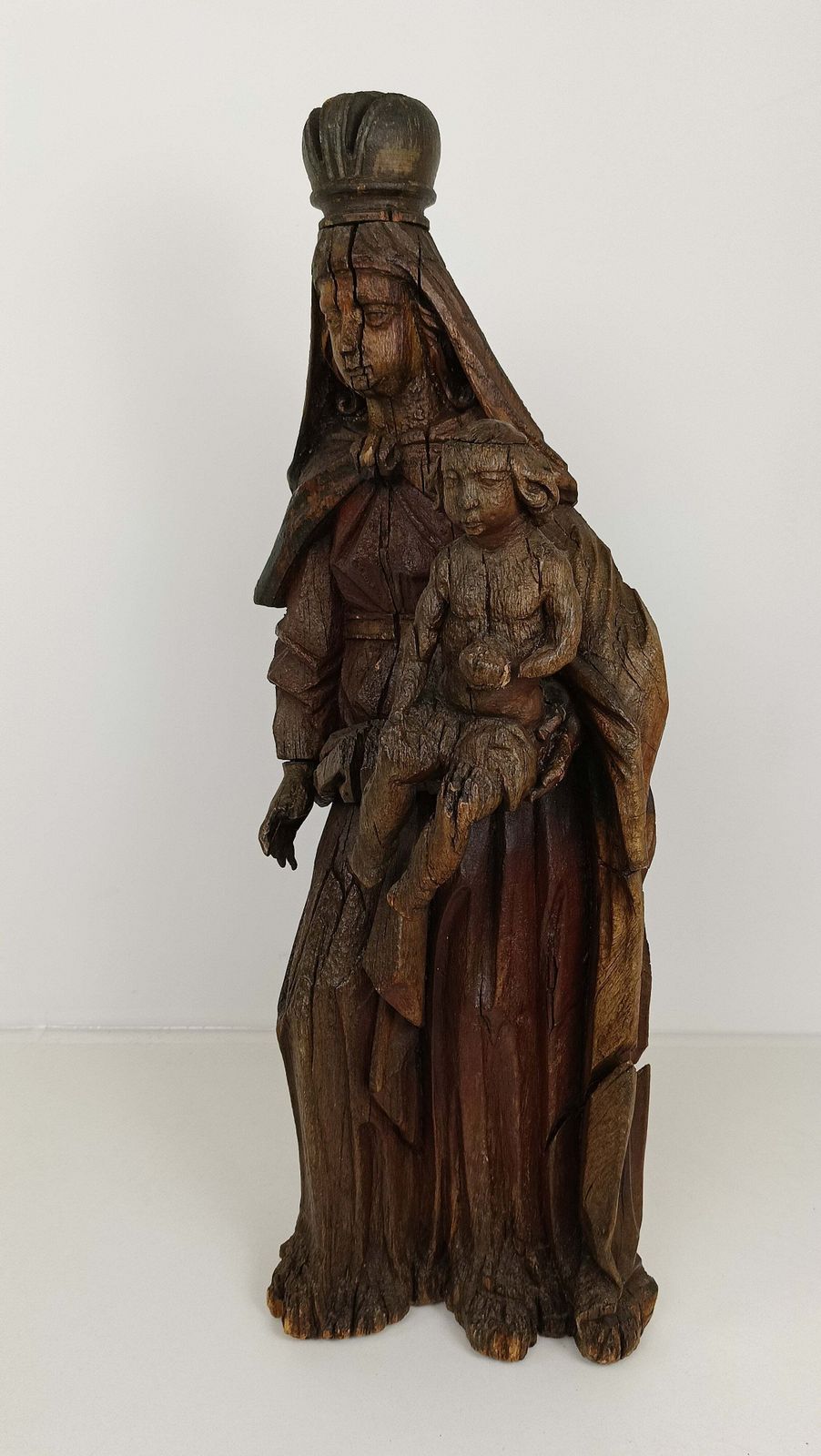 Wooden Statue Of Virgin Mary With Jesus photo 1062.0