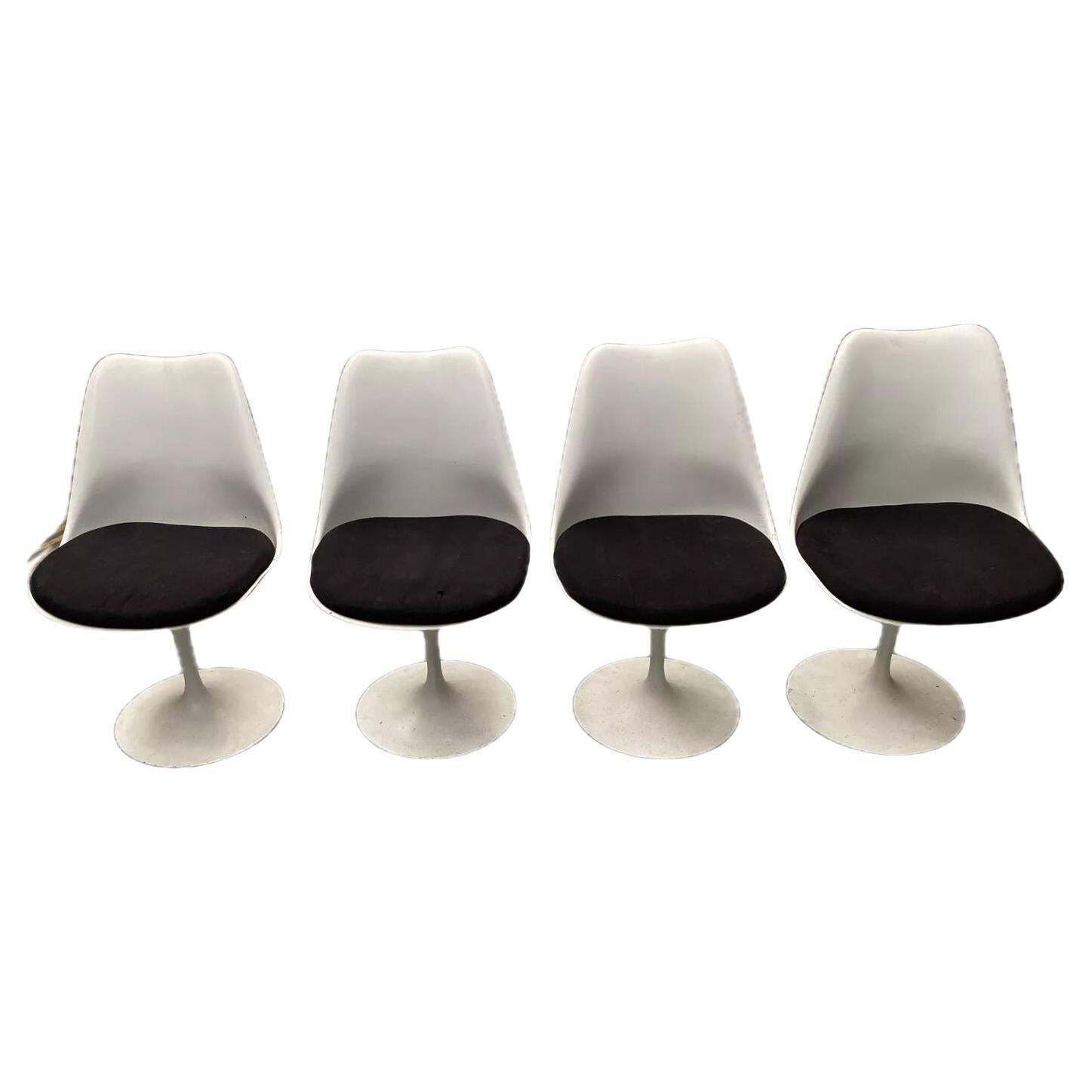 Eero Saarinen (1910 1961) & Knoll International (Publisher) 4 Swivel Chairs
