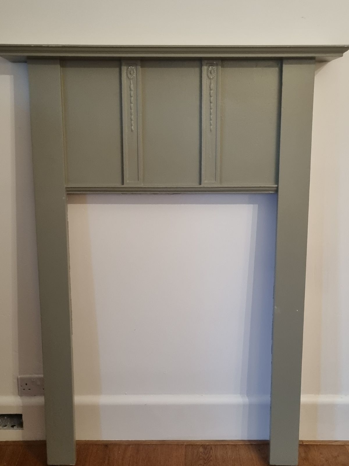 Edwardian Wooden Fireplace Surround photo for sale