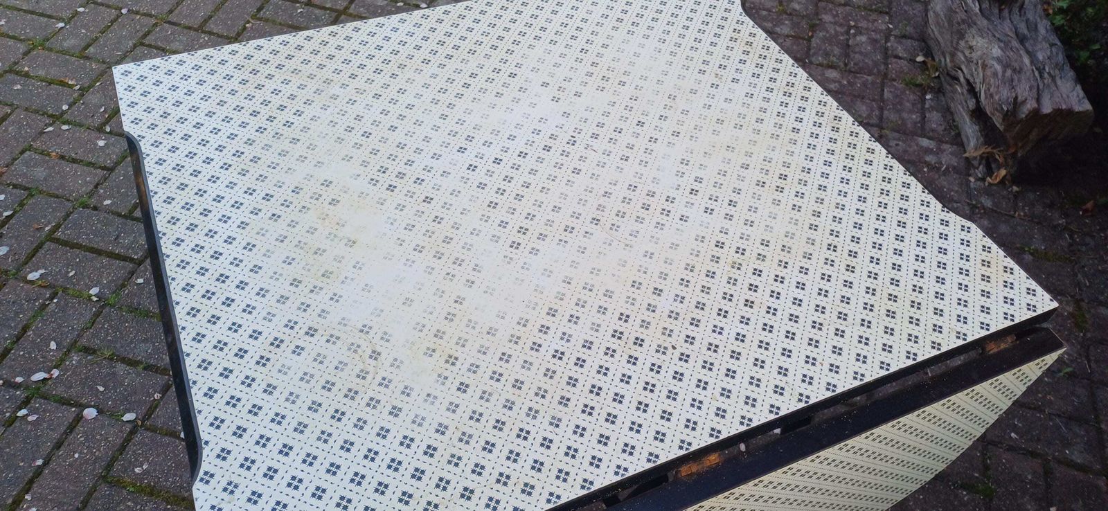 photo furniture Classic American Vintage Retro Funky Drop Leaf Geometric Formica And Metal Kitchen Dining Table Quintessential 50s Décor
