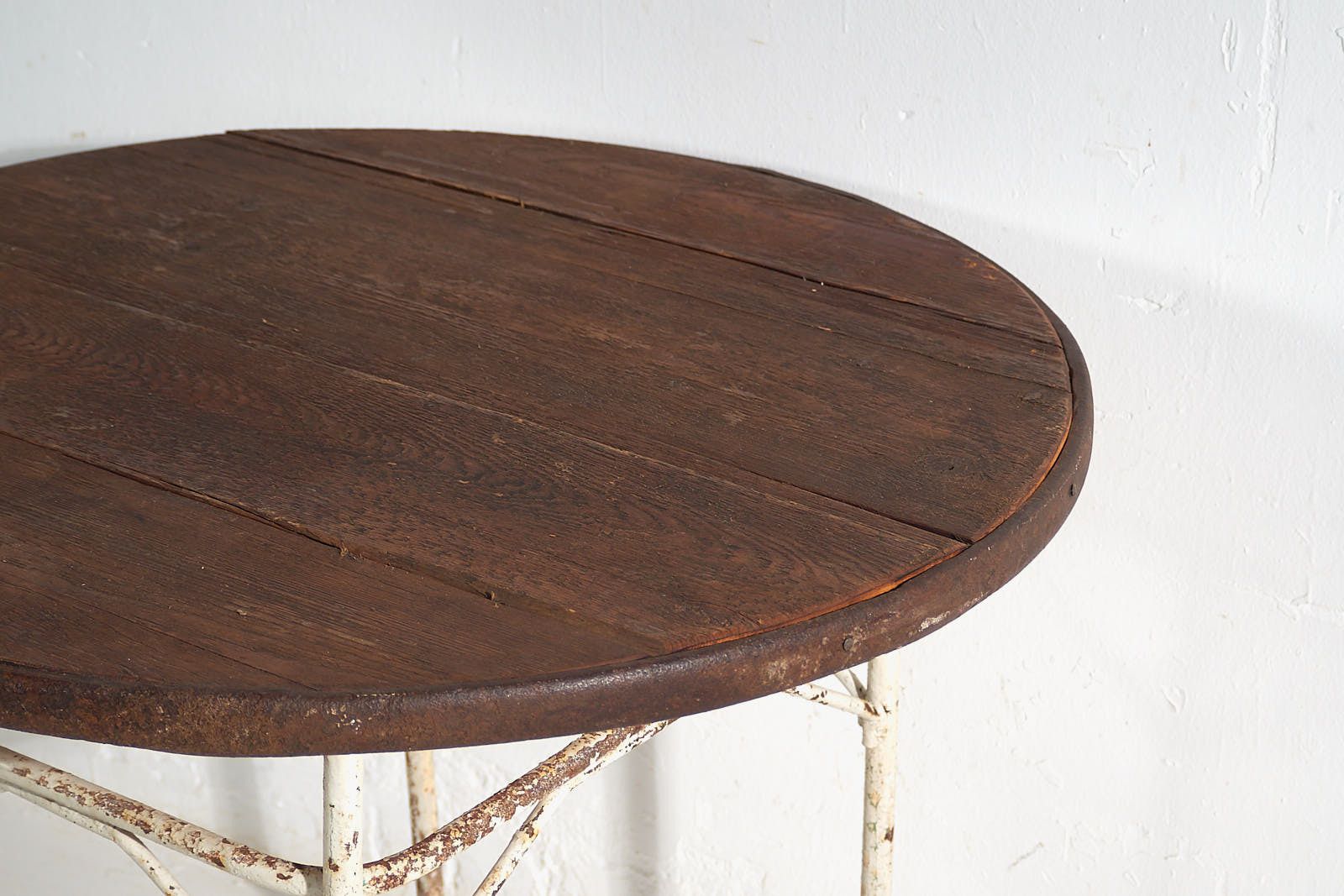 photo furniture Antique Round Outdoor Metal Table (France, C.1900)