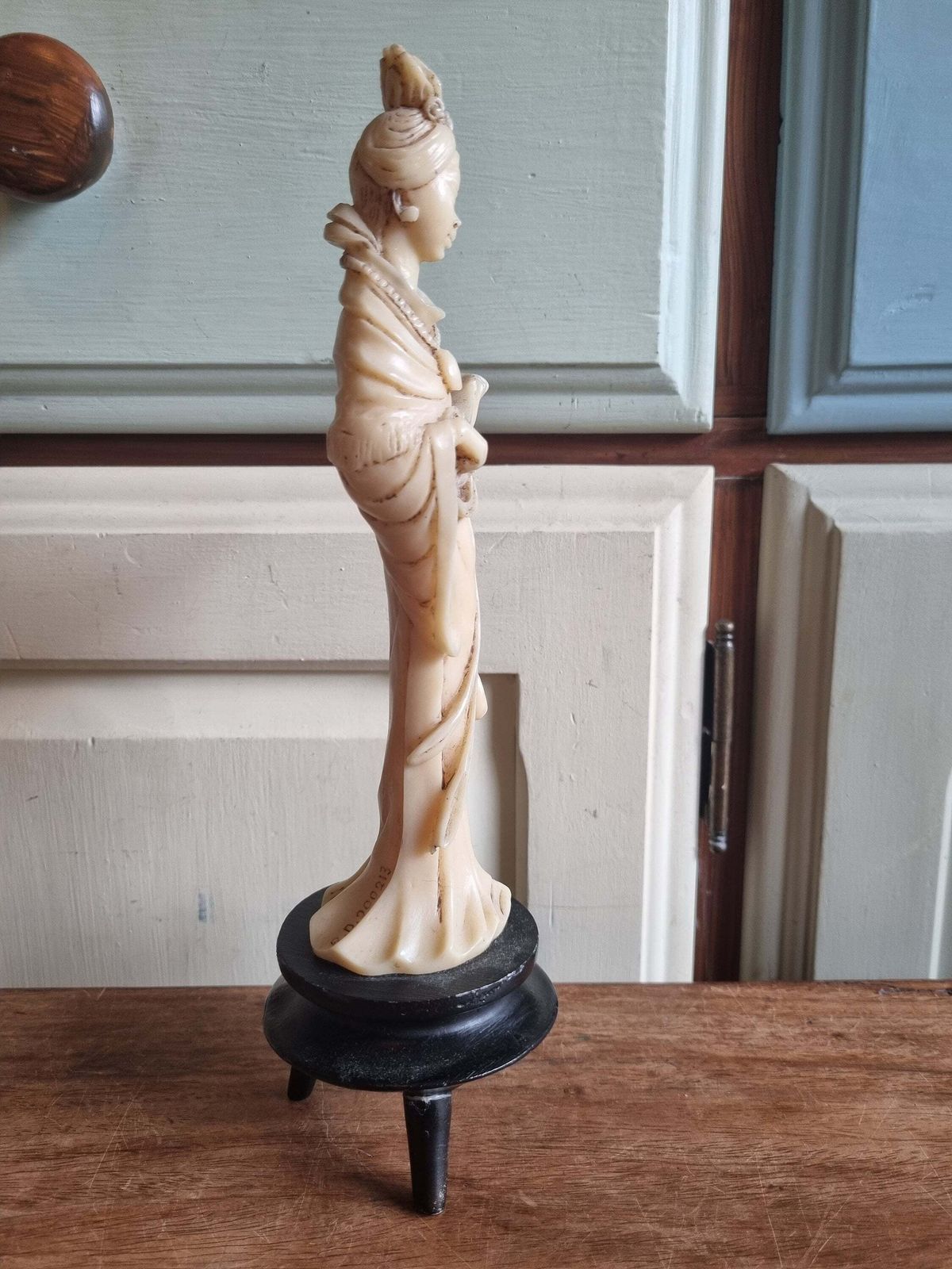 Japanese Geisha Resin Figurine | Traditional Asian Woman Sculpture | Kimono Figure On Stand | 1960s Asian Statue, Oriental Girl Holding Ruan photo vinterior