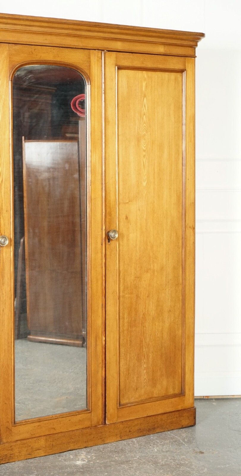 Late Antique Victorian Oak Triple Wardrobe Made By Marsh Jones & Cribb Circa1890 photo for sale
