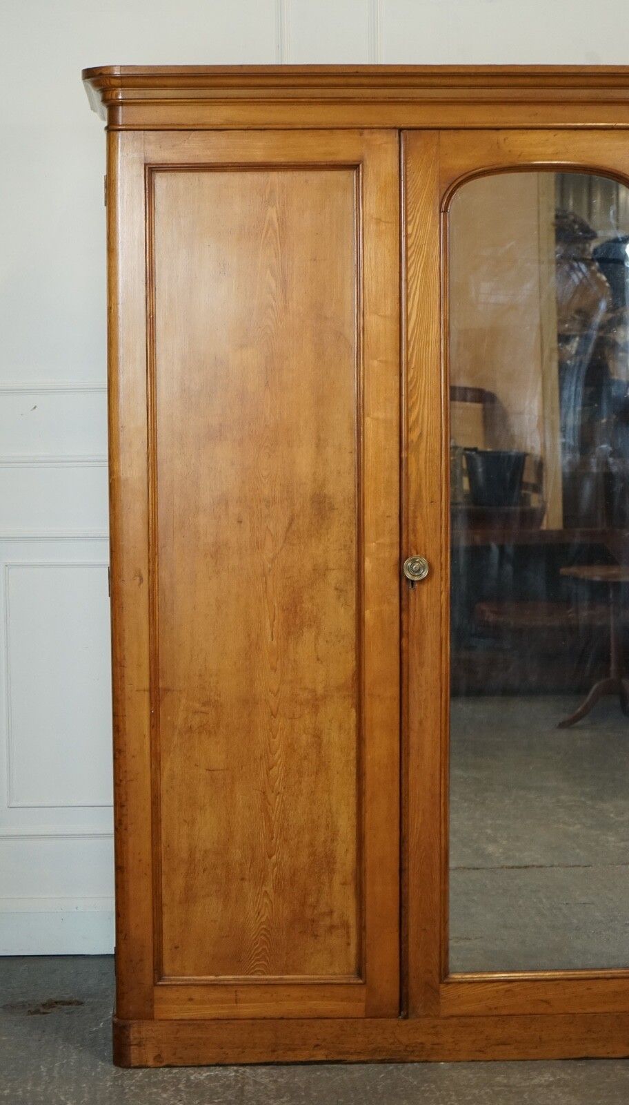 Late Antique Victorian Oak Triple Wardrobe Made By Marsh Jones & Cribb Circa1890 photo buy