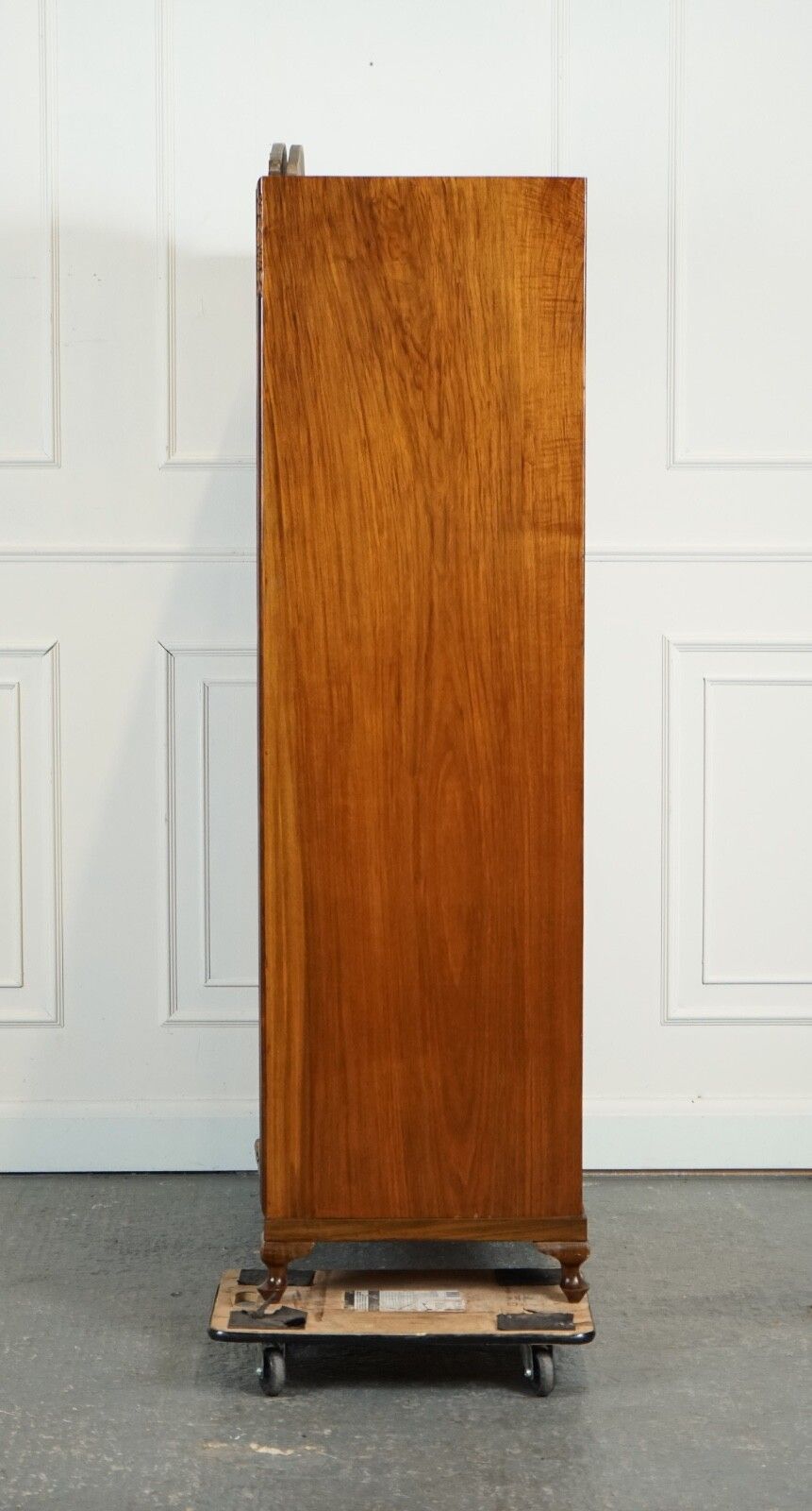 photo vintage Lovely Art Deco Large Burr Walnut Wardrobe