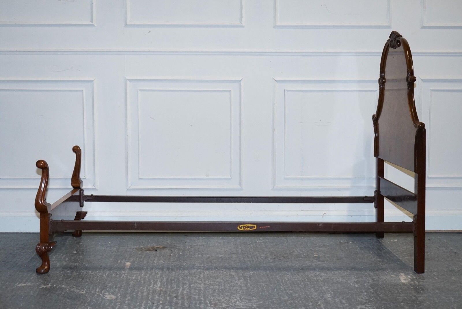 1295.0 1930 Art Deco Burr Walnut English Made Vono Bedstead Frame Queen Anne Legs 2/2 photo