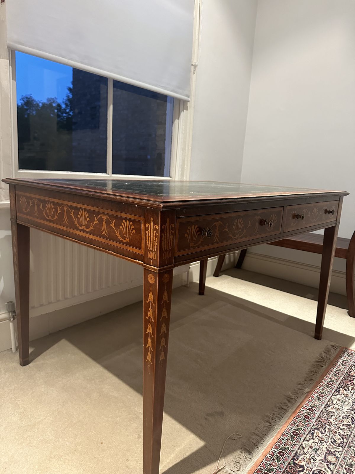 “Fine Georgian Hepplewhite Mahogany Writing Desk – Satinwood Inlay, Leather Top