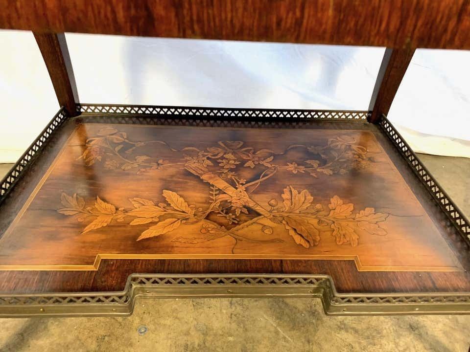 photo furniture 18th French Satinwood And Marquetry Inlaid Desk