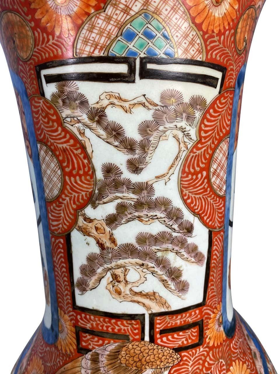 Grand Japanese Imari Vase, Late 19th Century photo vintage