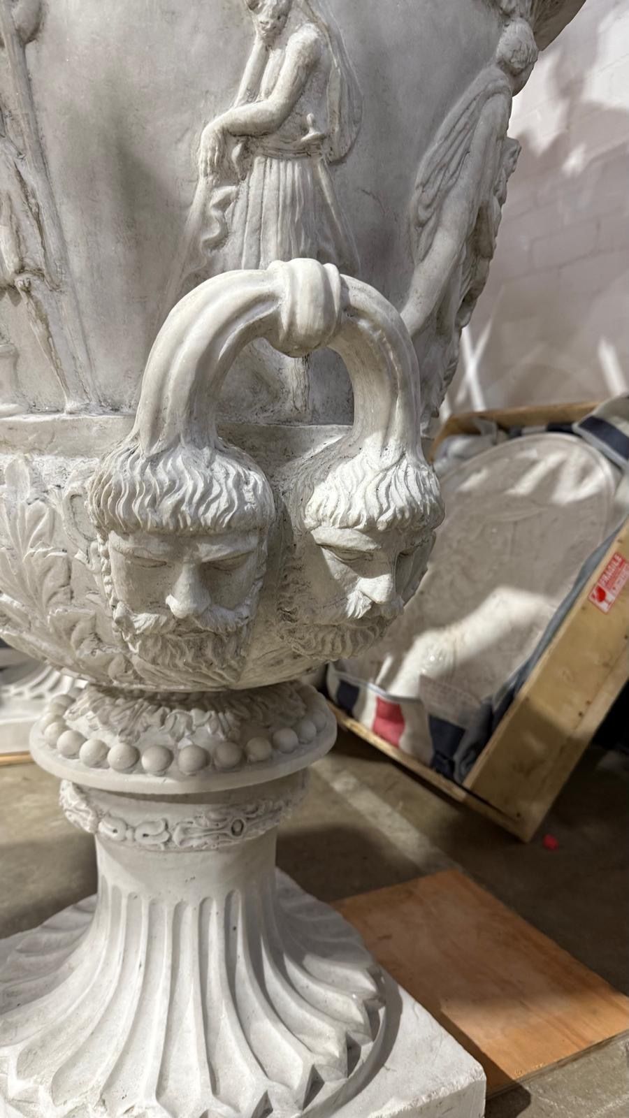 Medici Campana Urns, Set Of 2 – 20th Century, Solid Marble photo vinterior