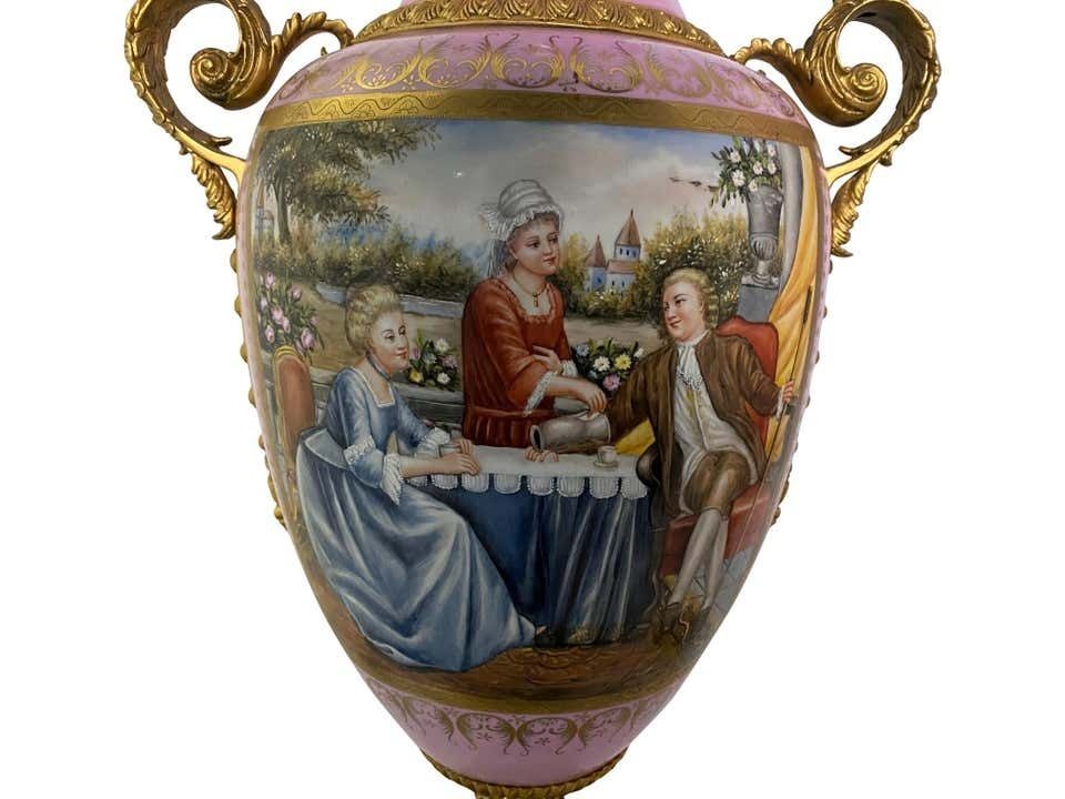 photo vinterior Pair Of French Sèvres Marked Monumental Pink, 20th Century