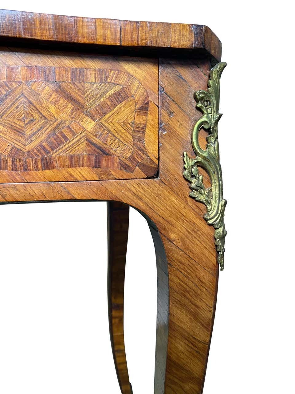 3900.0 Marquetry Inlaid Kingwood Desk, 18th Century photo