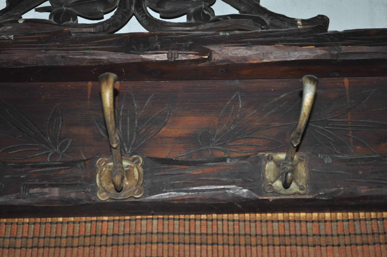 Hungarian Solid Pine Hallstand, Circa 1900s photo vinterior
