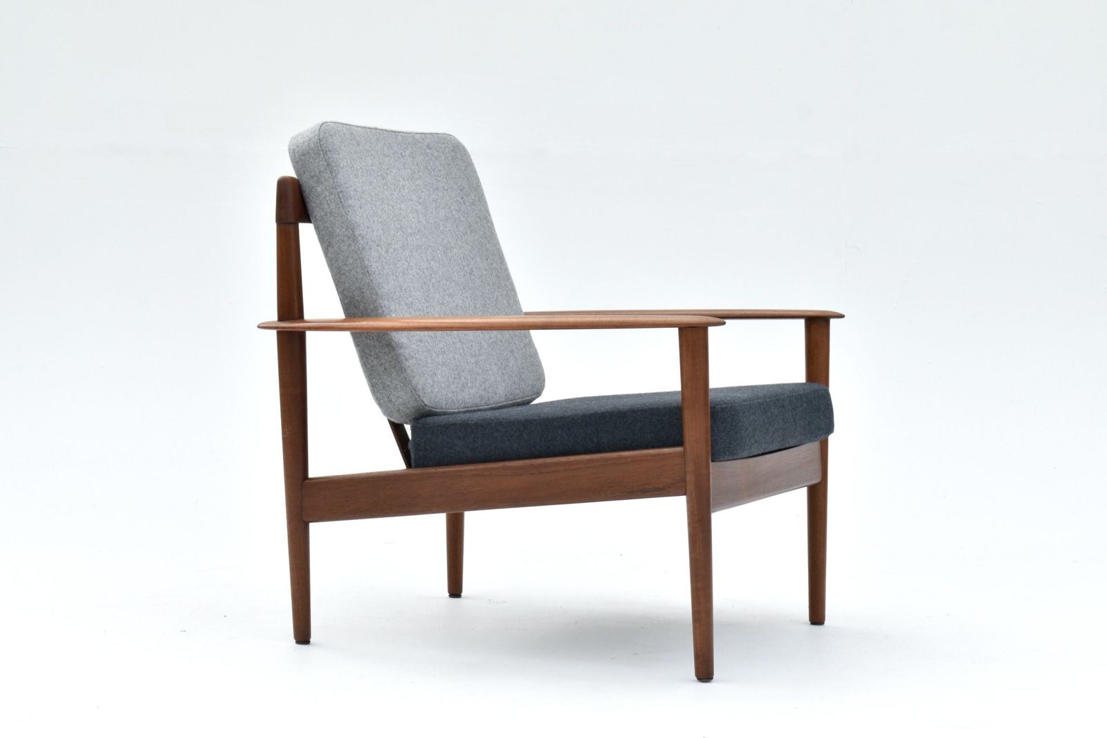 photo vintage Grete Jalk Model Pj56 Teak Lounge Chair For Poul Jeppesen