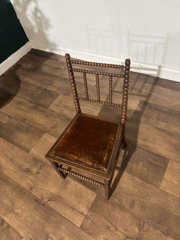 photo furniture Victorian Mahogany Bobbin Leg Child's Chair