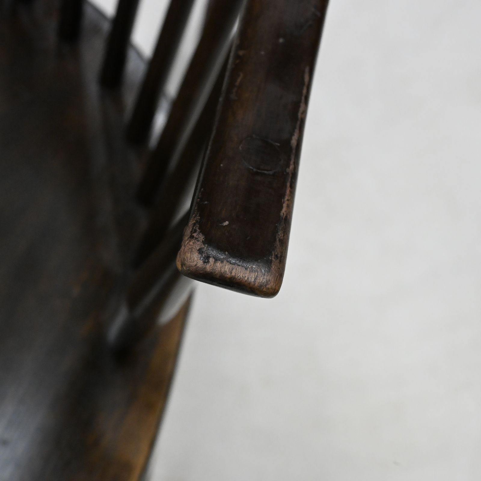 photo vinterior Ercol Rocking Chair Dark Finish Model 912 Free Uk Delivery