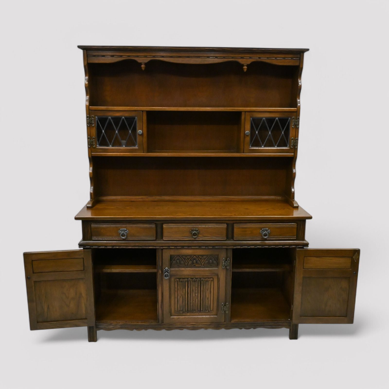 photo vinterior Old Charm Oak Dresser In Light Oak Finish Tudor Style 4ft 6" W Free Uk Delivery