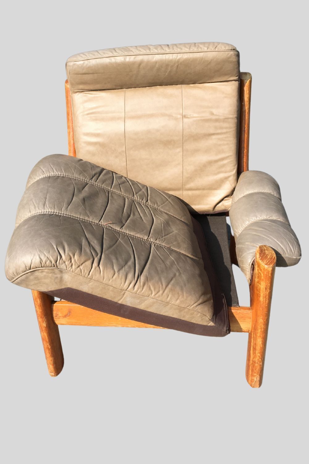 photo furniture Mid Century Norwegian Beige Leather Chair By Ekornes, 1970s Matching Sofa Also Available.