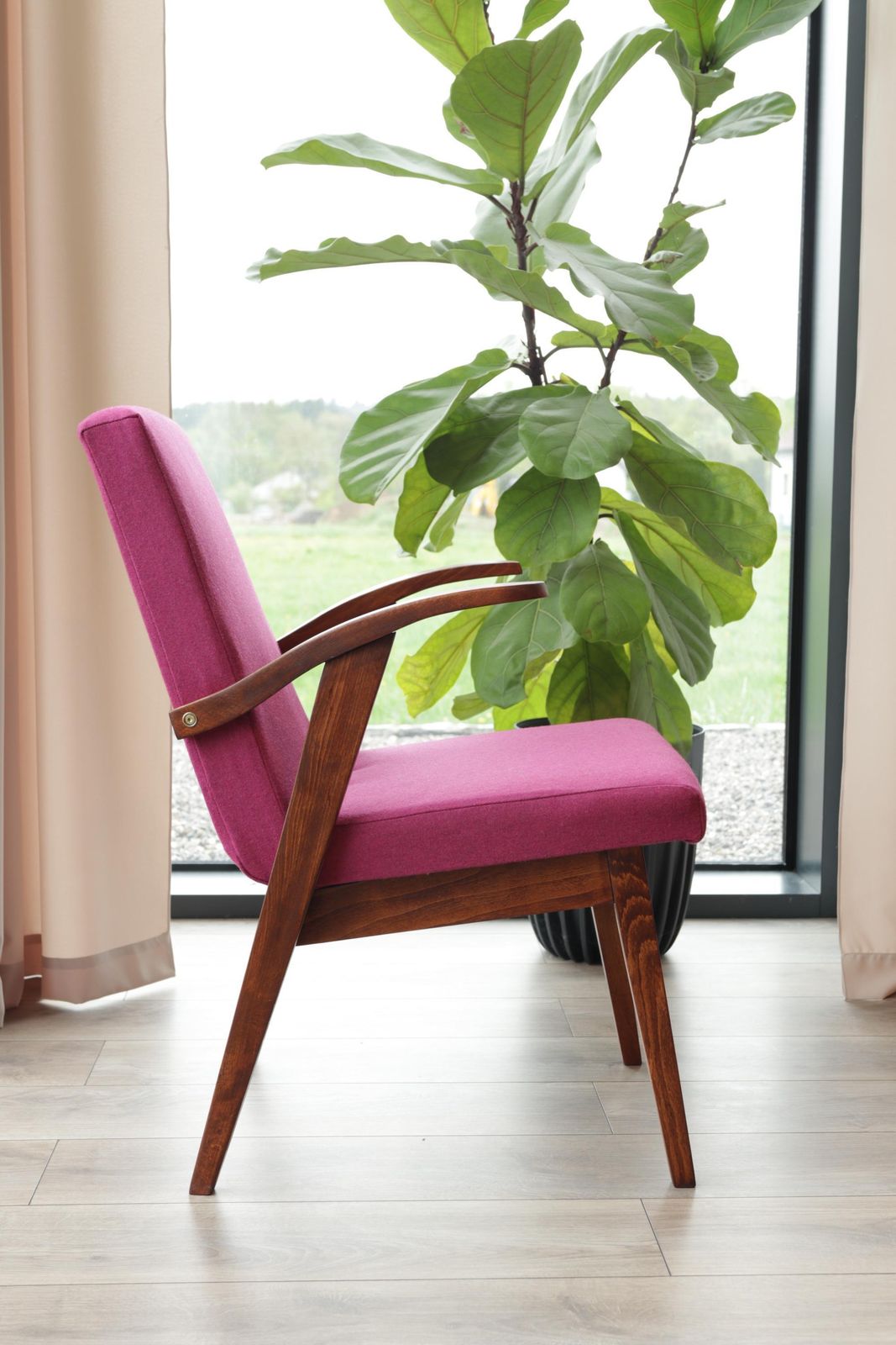 Vintage Wool Fuchsia Armchair Full Refurbished Designed By Puchała, 1960, Poland photo 299.0