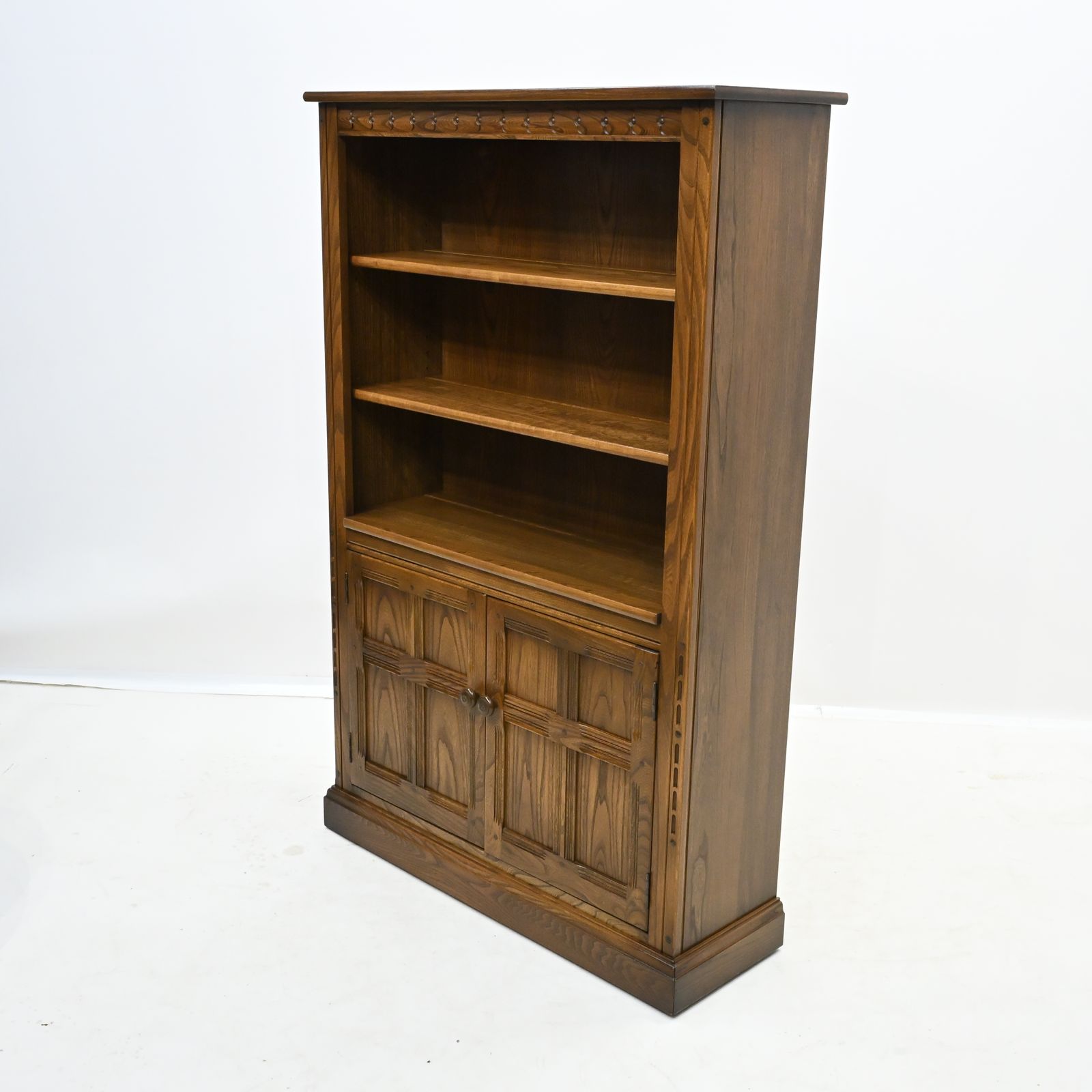 photo vinterior Ercol Bookcase 2 Shelves Ercol's Golden Dawn Finish Free Uk* Delivery