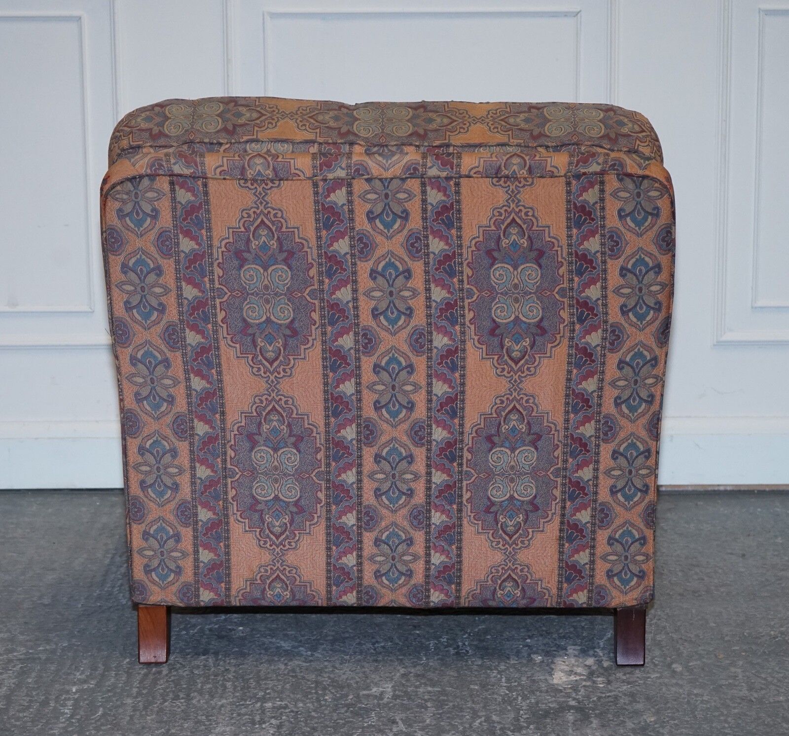photo vintage Lovely Multiyork Countryhouse Removable Fabric Howard Arm Style Lounge Armchair