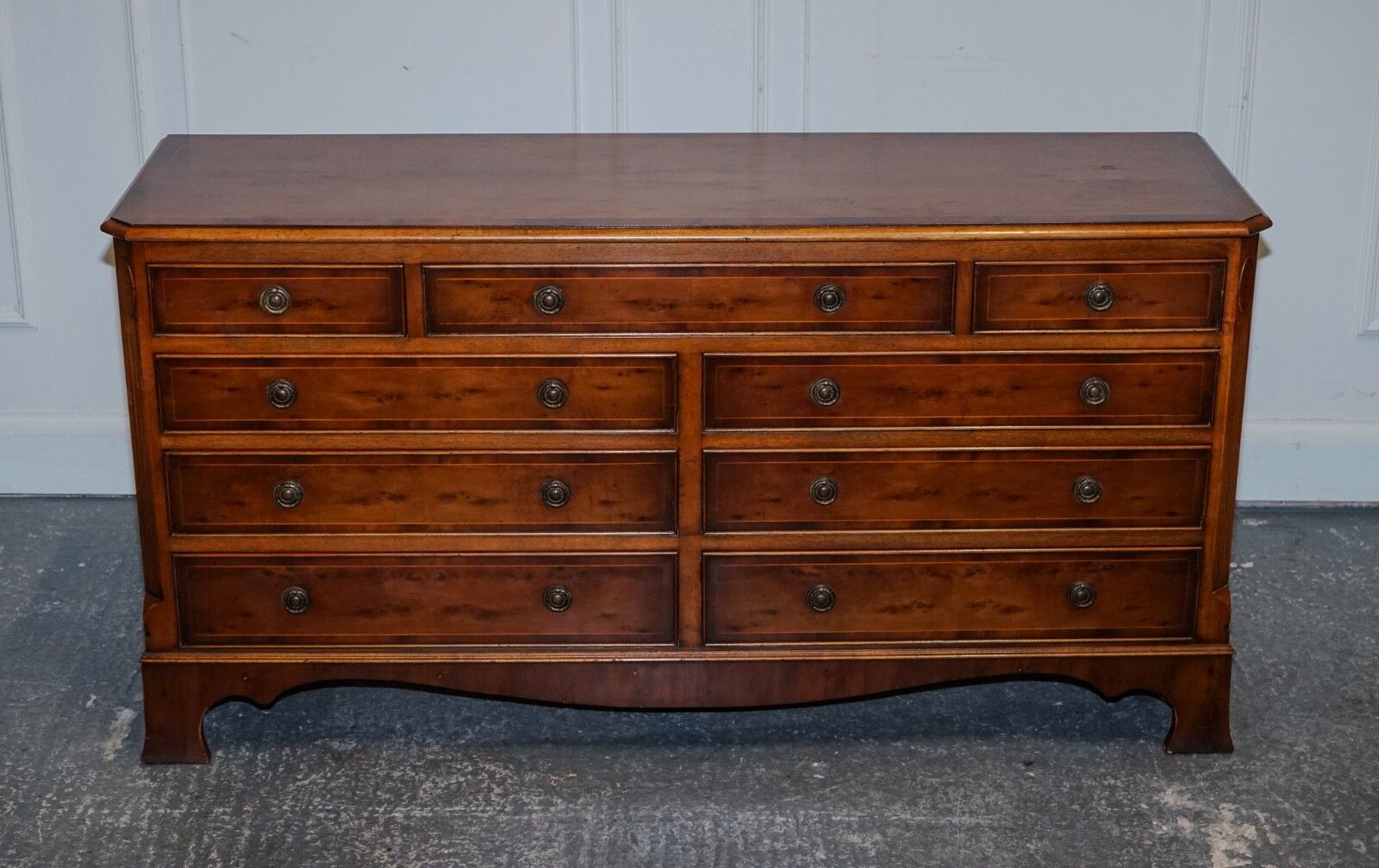 Georgian Style H.G. Hudson Burr Walnut Sideboard Bank Of Drawers Quality Made photo 1450.0