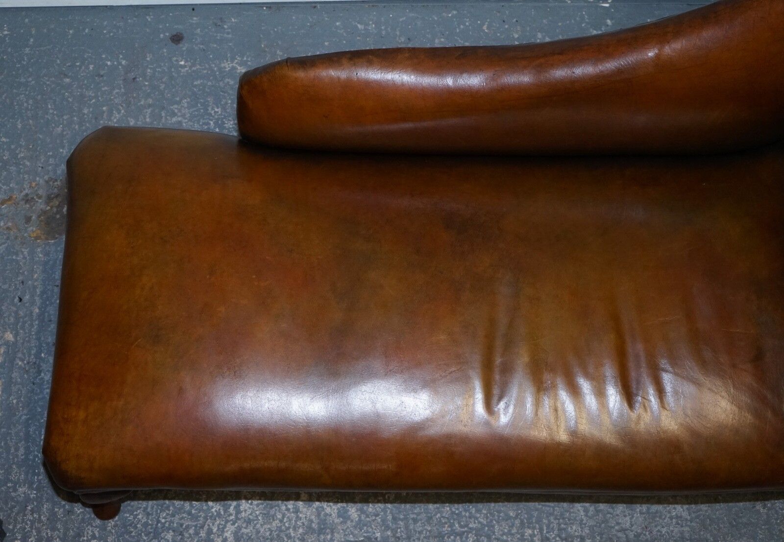 photo vinterior Antique Restored Victorian Brown Leather Hand Dyed Chaise Lounge Settee
