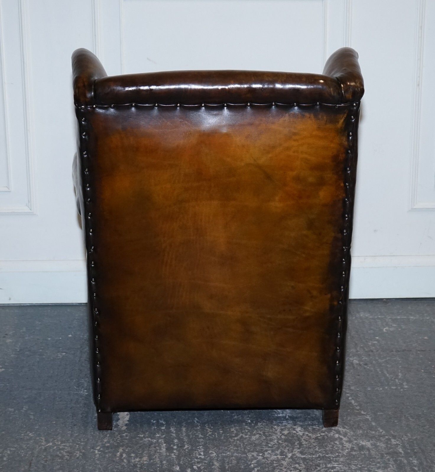 photo vinterior Stunning Early Victorian Hand Dyed Brown Leather Reading Lounge Armchair