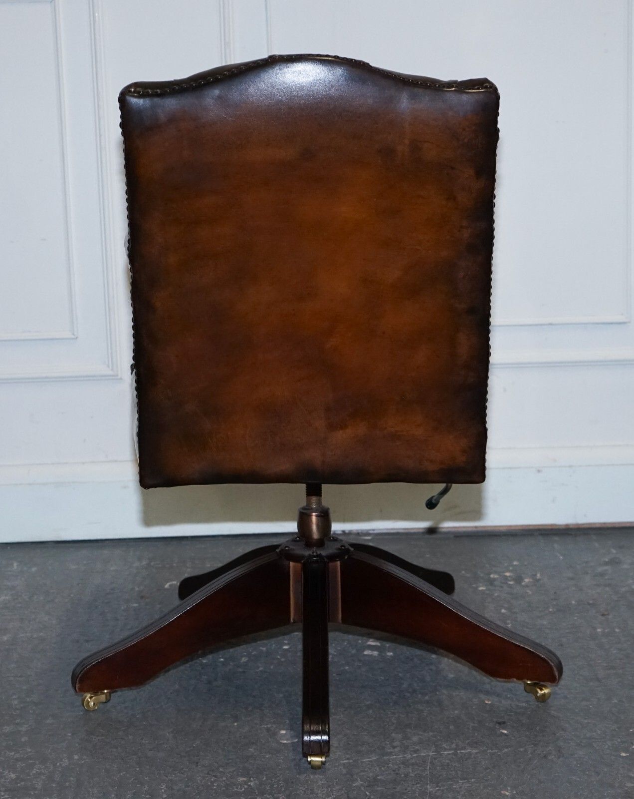 photo buy Rare Cigar Brown Leather Chesterfield Directions Conference Leather Chair